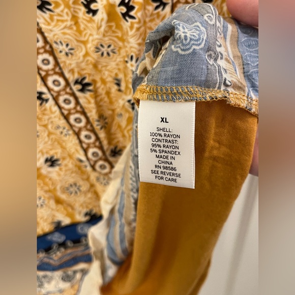 New with Tags! XL Yellow & Navy Top from Dress Barn - Fun Boho Tiger Print - Picture 6 of 6